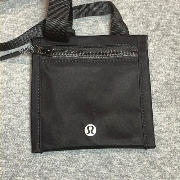 LULULEMON Black Ever Ready crossbody wallet. - Picture 2 of 9
